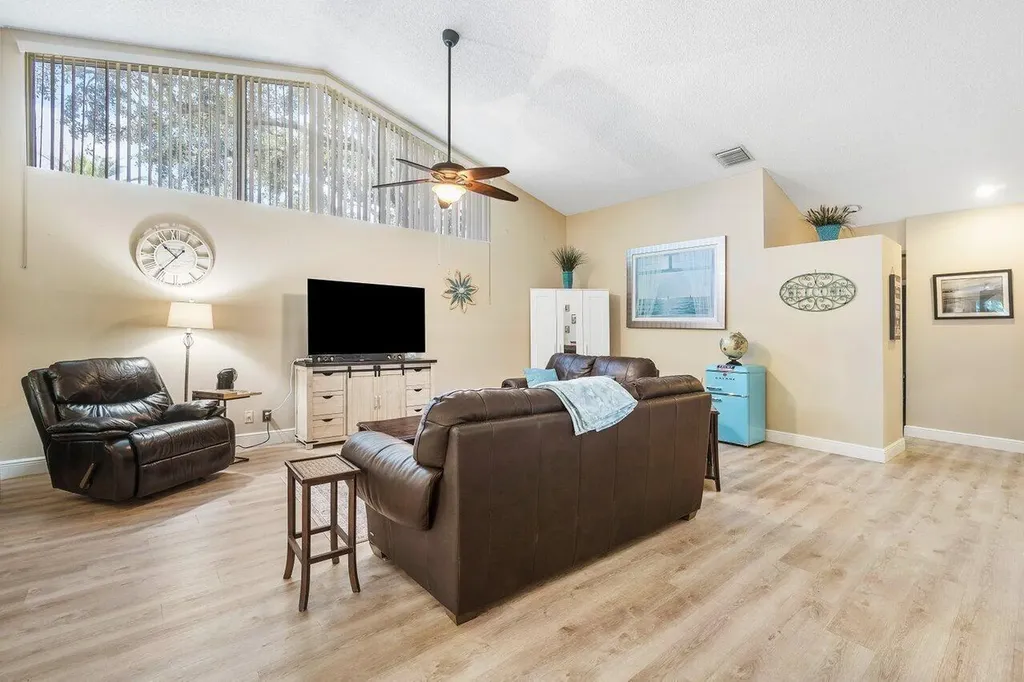 1804 Rosewood Way Palm Beach Gardens FL 33418
