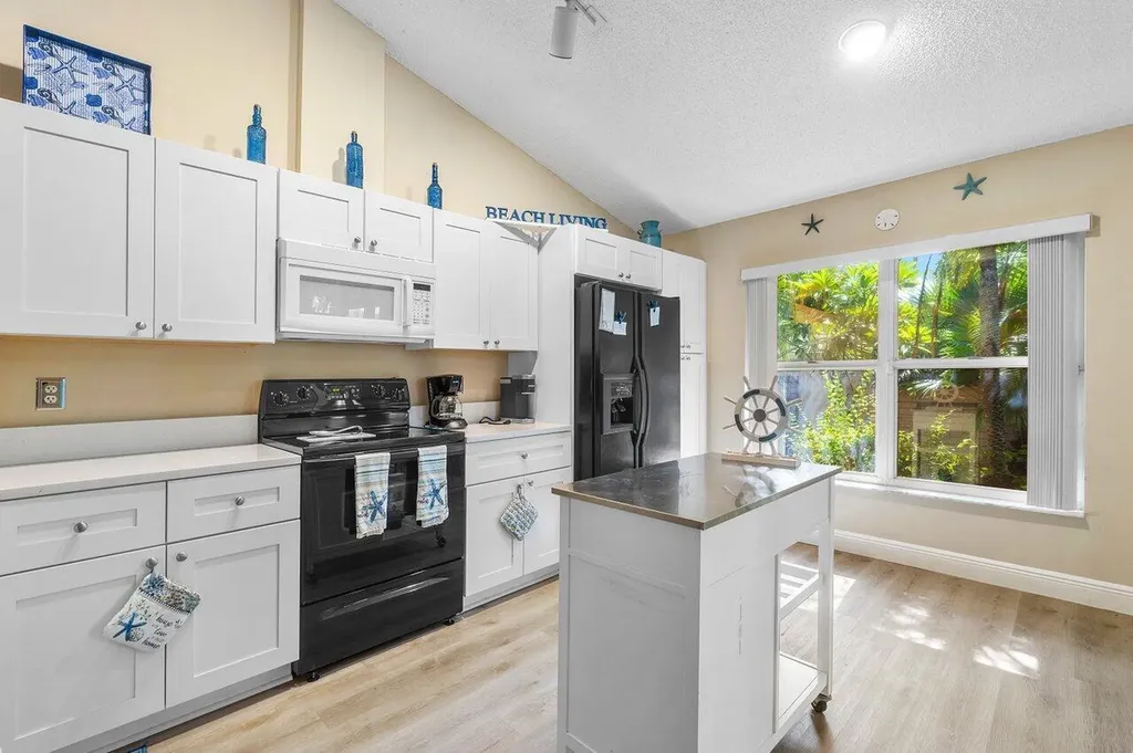 1804 Rosewood Way Palm Beach Gardens FL 33418