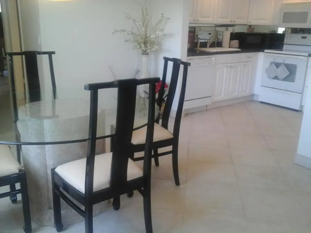 697 Flanders O Delray Beach FL 33484