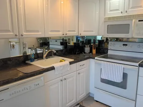 697 Flanders O Delray Beach FL 33484