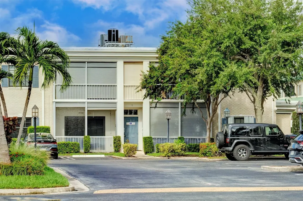140 Cypress Club Drive Pompano Beach FL 33060