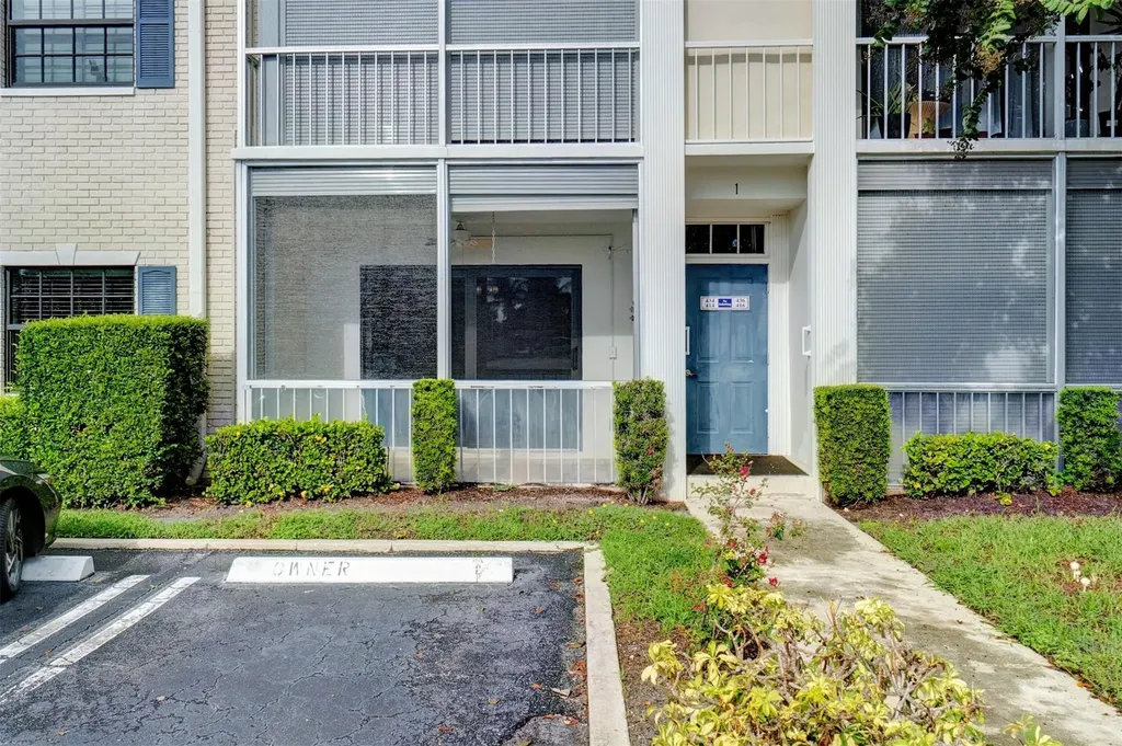 140 Cypress Club Drive Pompano Beach FL 33060