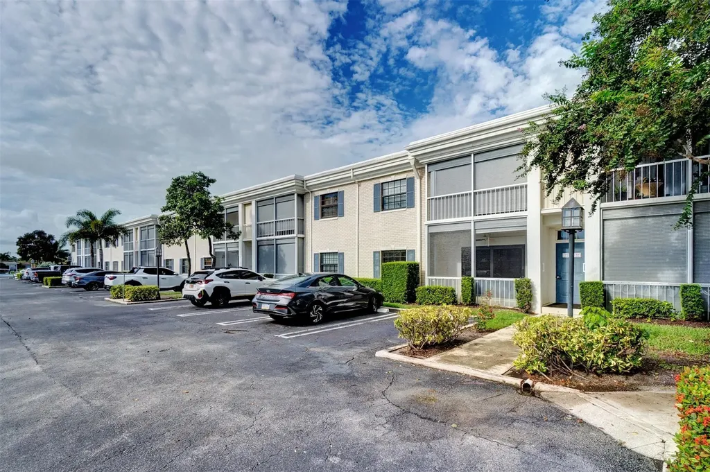 140 Cypress Club Drive Pompano Beach FL 33060
