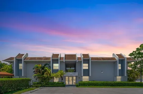 9227 SW 87th Avenue Miami FL 33176