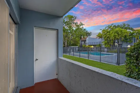 9227 SW 87th Avenue Miami FL 33176