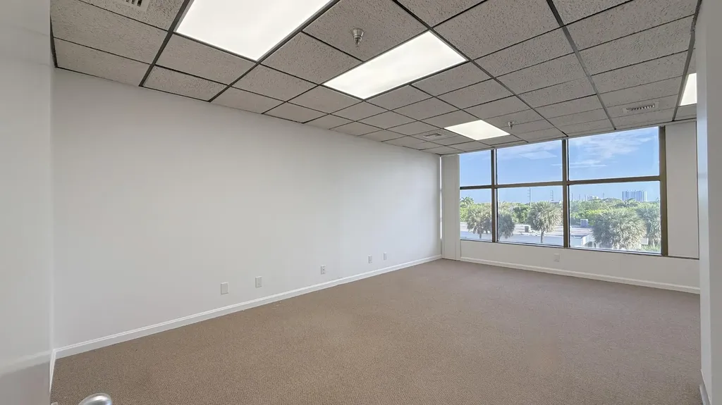 631 Us-1 North Palm Beach FL 33408