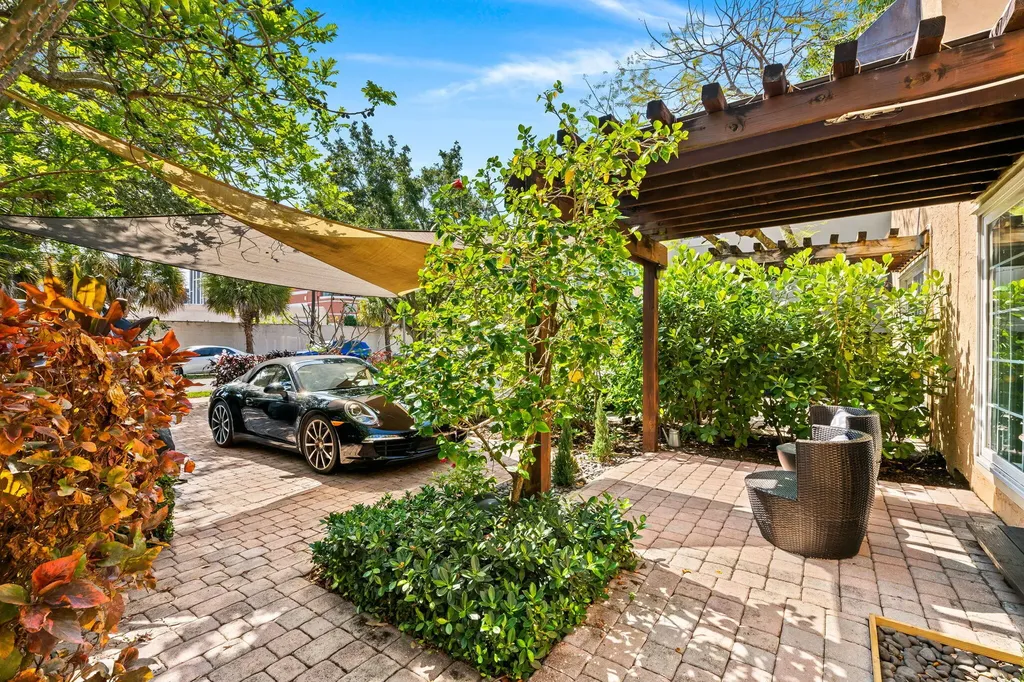 641 NW 1st Avenue Fort Lauderdale FL 33311