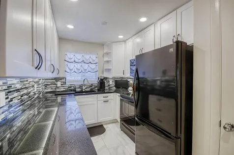 11 Westwood Avenue Tequesta FL 33469