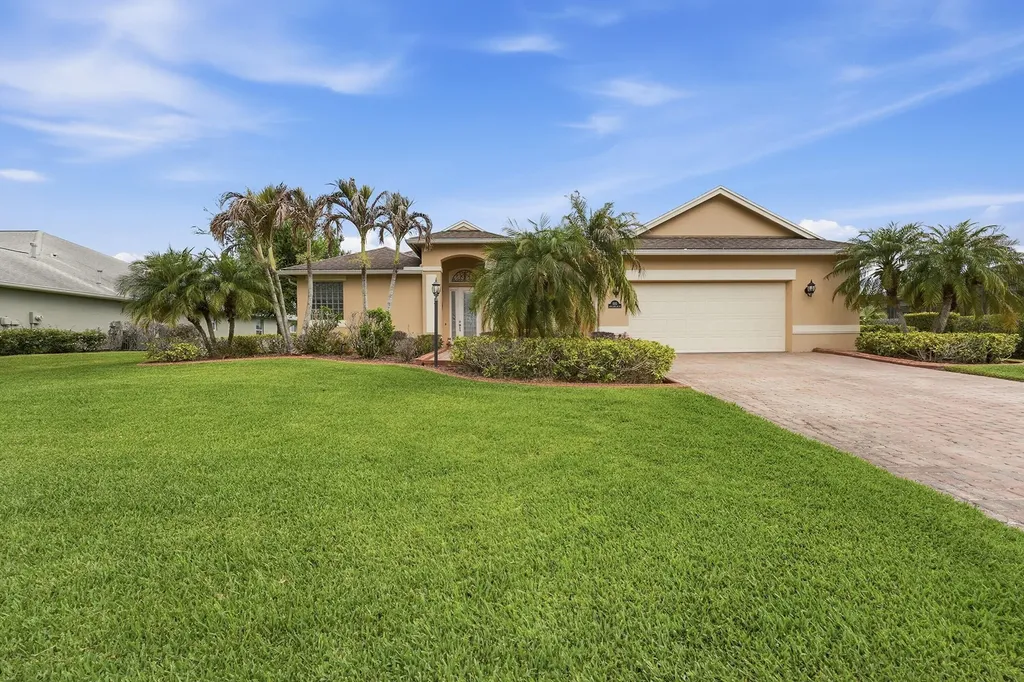 1215 Southlakes Way SW Vero Beach FL 32968