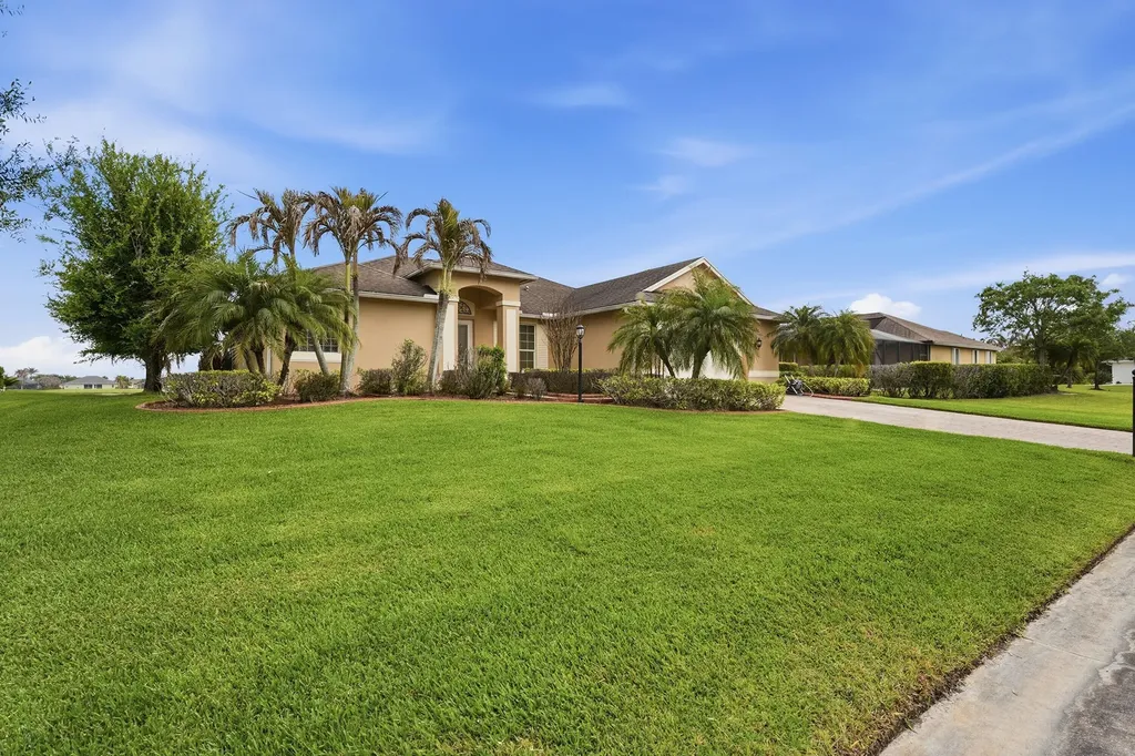 1215 Southlakes Way SW Vero Beach FL 32968