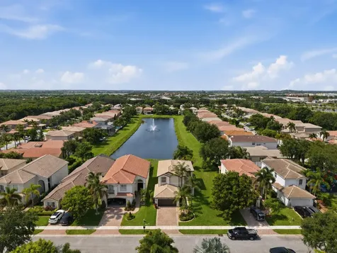 8895 Chestnut Ridge Way Boynton Beach FL 33473