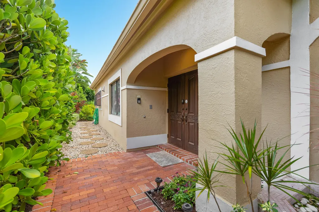 22668 Caravelle Circle Boca Raton FL 33433