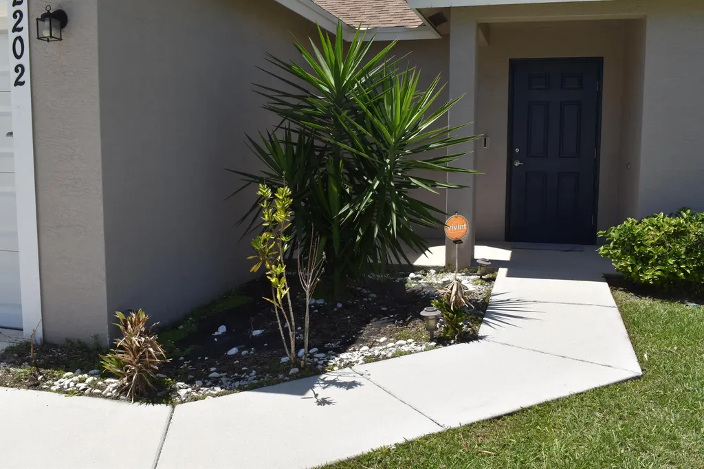 2202 SE Lucaya Street Port St Lucie FL 34952