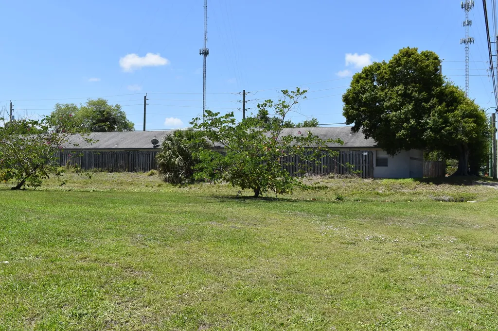 2202 SE Lucaya Street Port St Lucie FL 34952