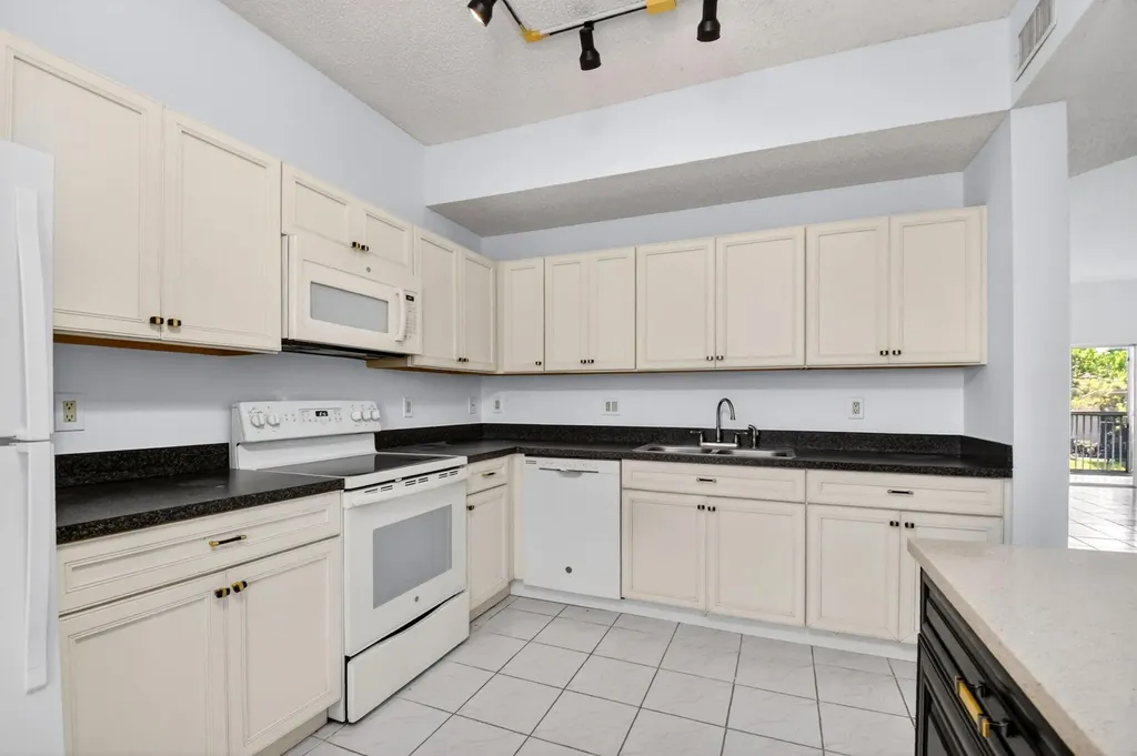 5032 Rose Hill Drive Boynton Beach FL 33437