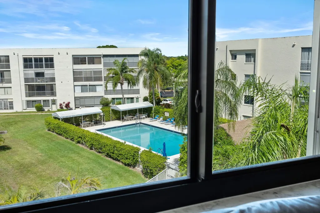 3138 Via Poinciana Lake Worth FL 33467