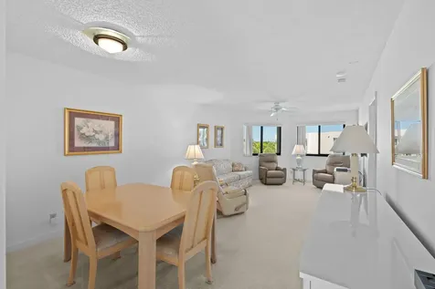 3138 Via Poinciana Lake Worth FL 33467