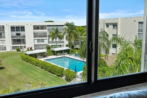 3138 Via Poinciana Lake Worth FL 33467
