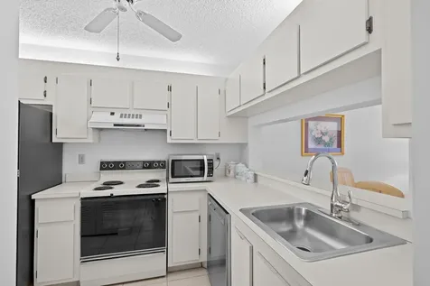 3138 Via Poinciana Lake Worth FL 33467