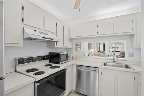 3138 Via Poinciana Lake Worth FL 33467