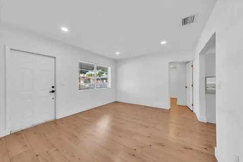 4719 E 8th Court Hialeah FL 33013