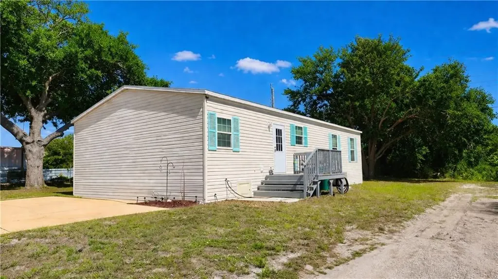 324 Valencia Street Sebastian FL 32958