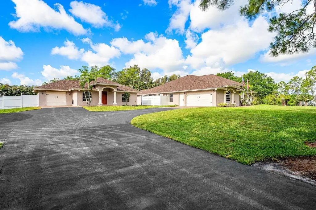 17038 69th Street N The Acreage FL 33470