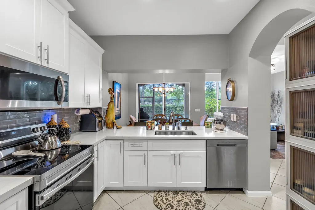 6407 Bella Circle Boynton Beach FL 33437
