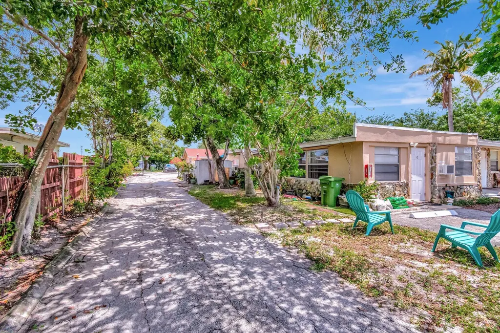 3063 Floweva Street West Palm Beach FL 33406