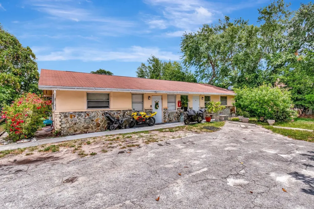 3063 Floweva Street West Palm Beach FL 33406