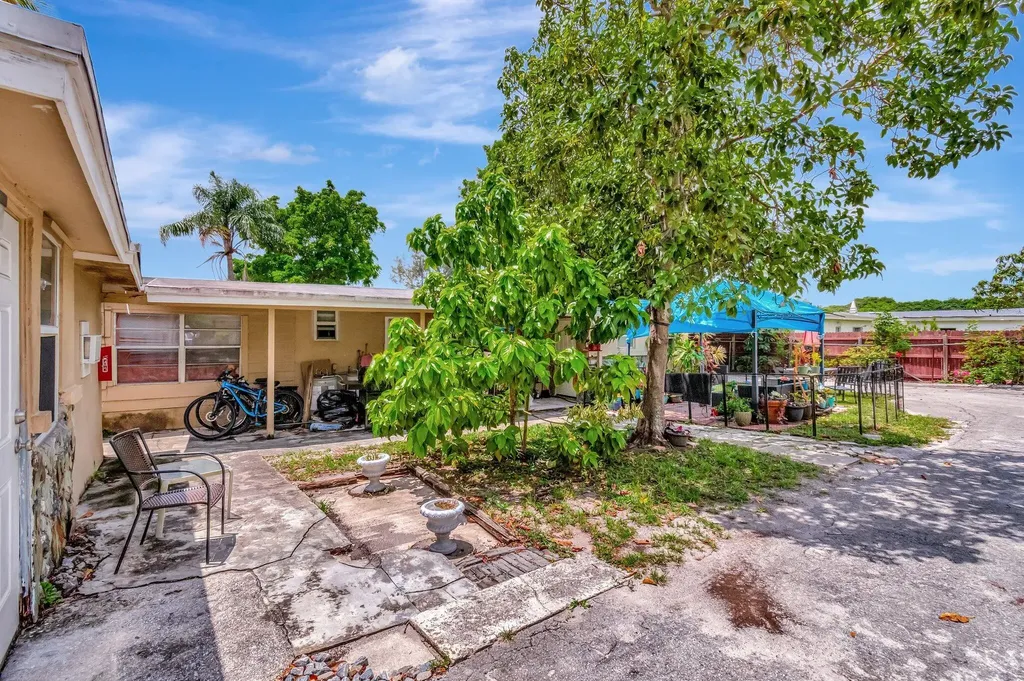 3063 Floweva Street West Palm Beach FL 33406