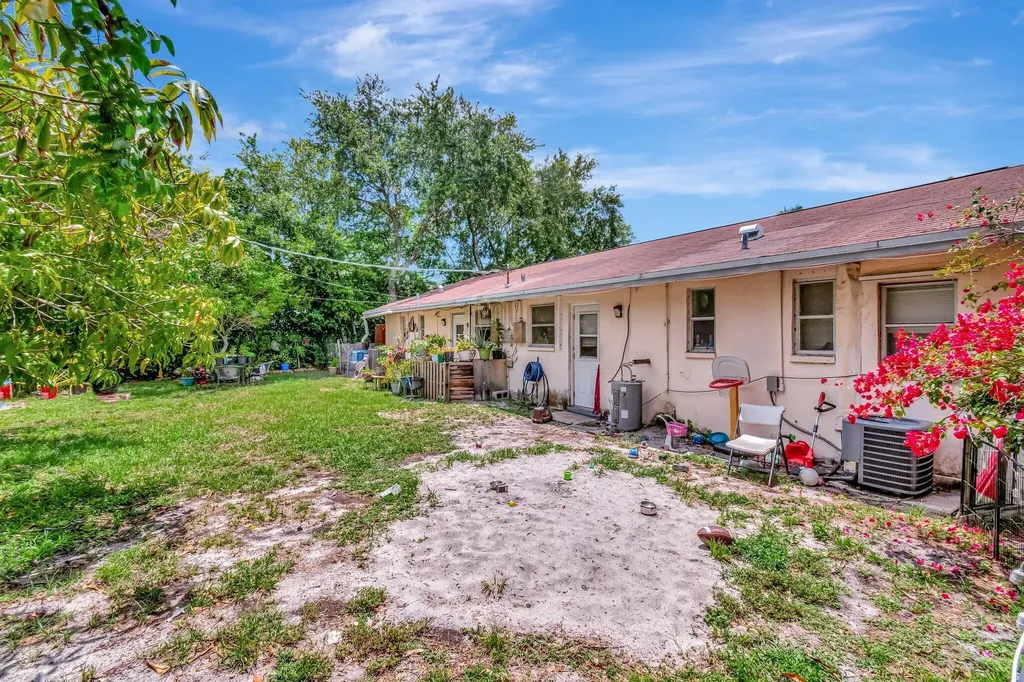 3063 Floweva Street West Palm Beach FL 33406