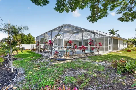 2738 SW District Avenue Port St Lucie FL 34953