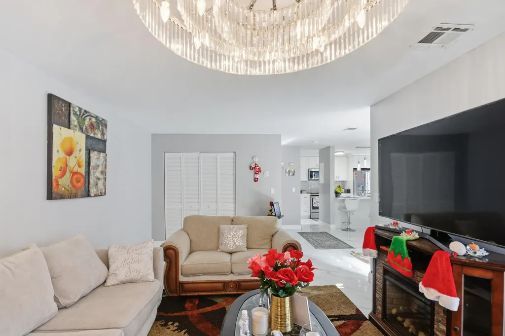 4260 NW 114th Terrace Coral Springs FL 33065