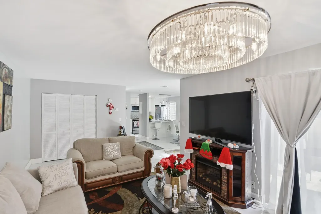 4260 NW 114th Terrace Coral Springs FL 33065