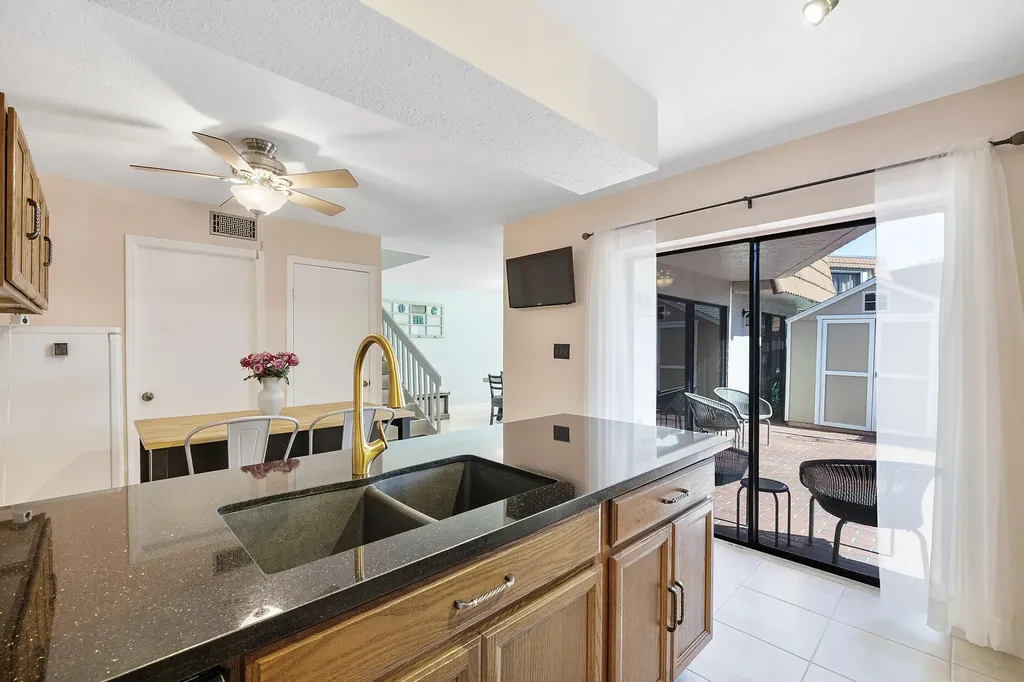 1426 SW 110th Way Davie FL 33324