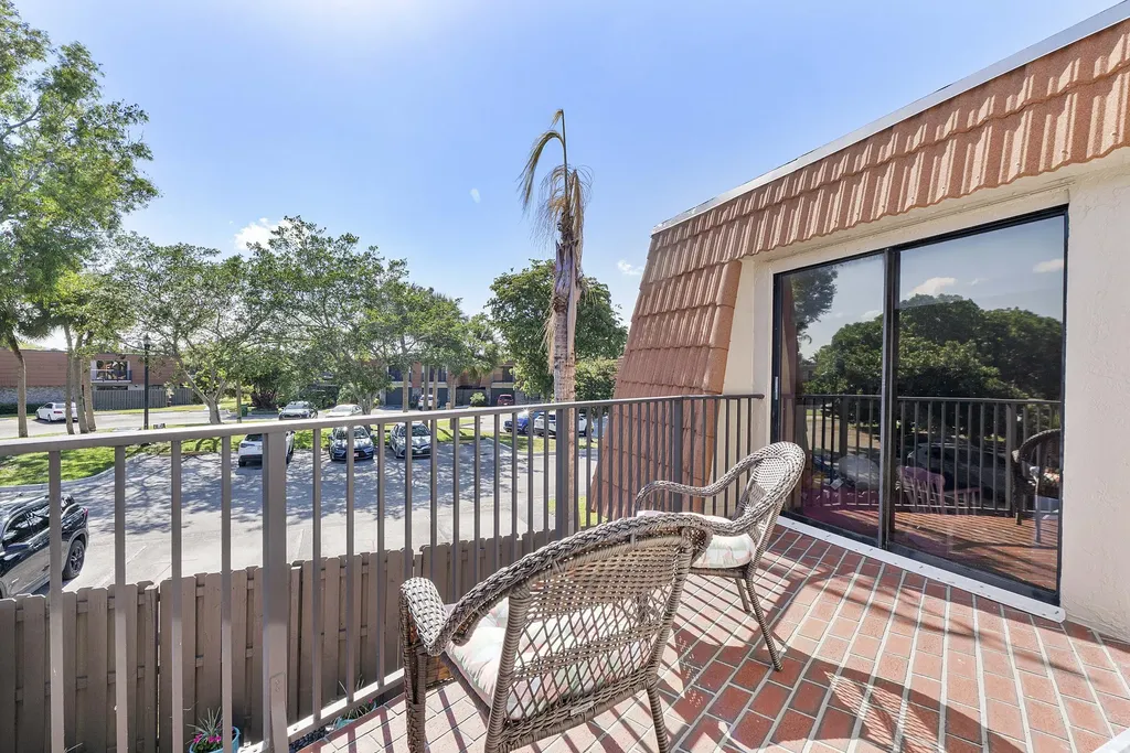 1426 SW 110th Way Davie FL 33324