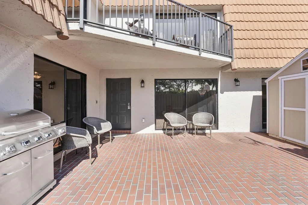 1426 SW 110th Way Davie FL 33324