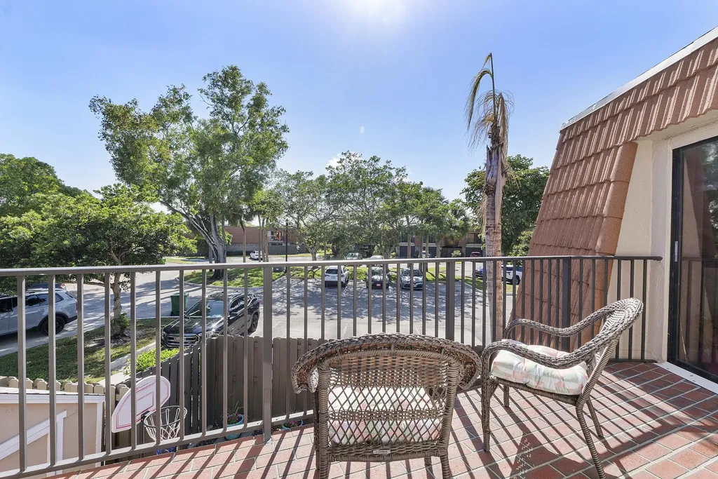 1426 SW 110th Way Davie FL 33324