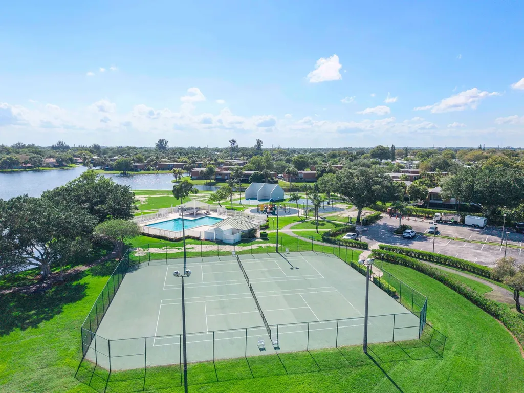 1426 SW 110th Way Davie FL 33324