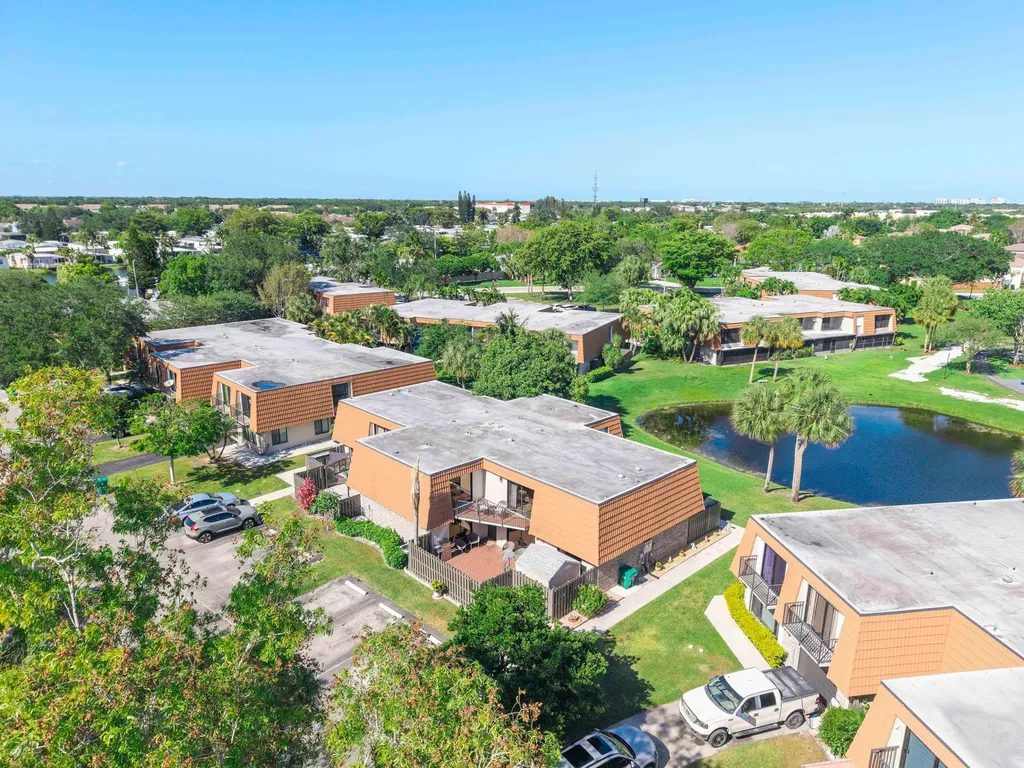 1426 SW 110th Way Davie FL 33324