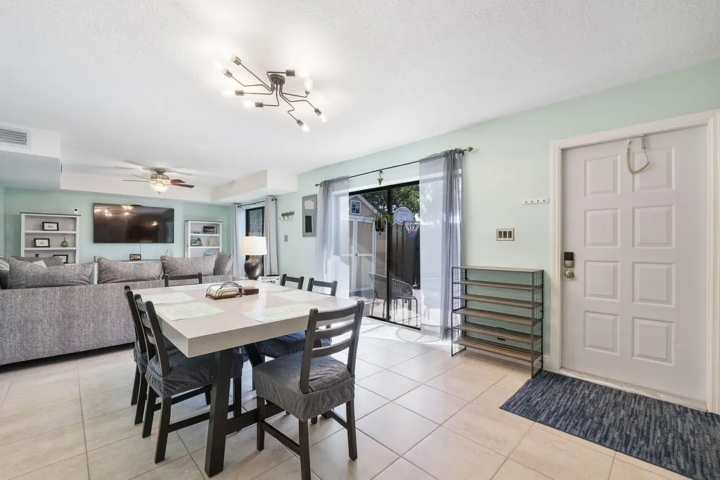 1426 SW 110th Way Davie FL 33324