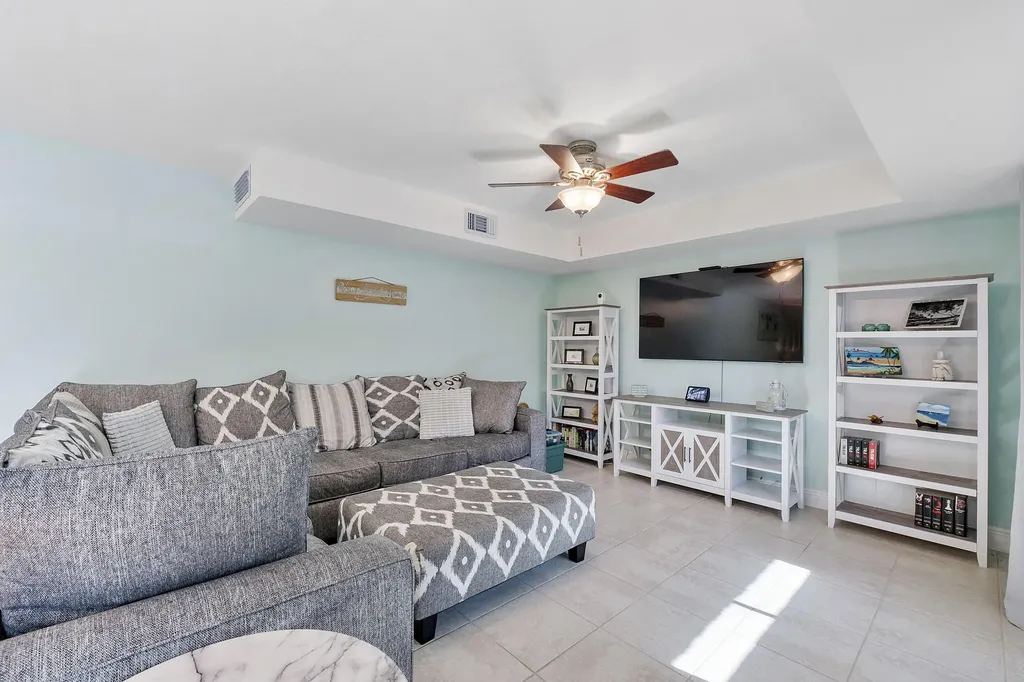 1426 SW 110th Way Davie FL 33324