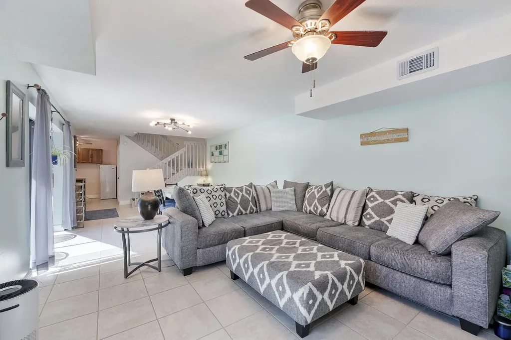 1426 SW 110th Way Davie FL 33324