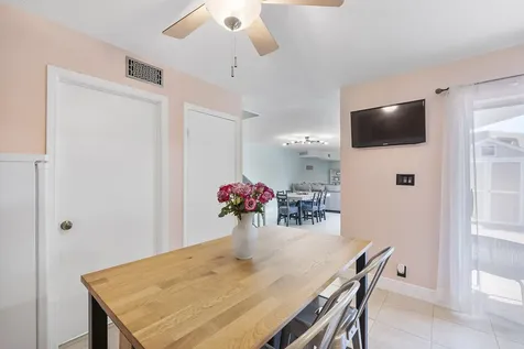 1426 SW 110th Way Davie FL 33324