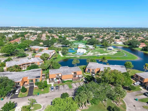 1426 SW 110th Way Davie FL 33324