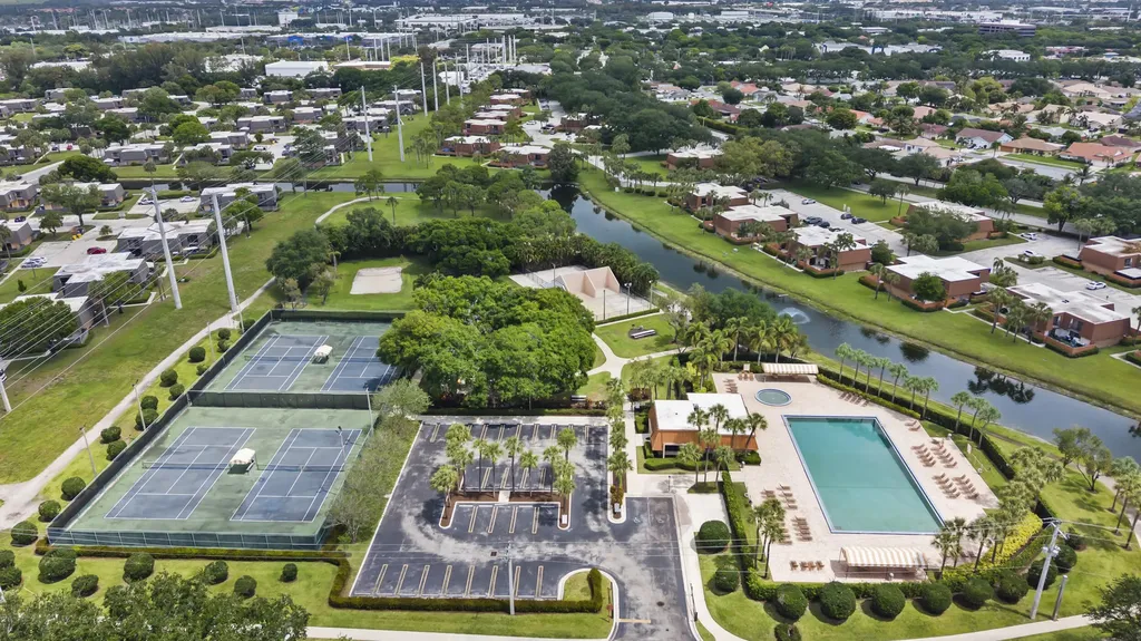 7707 77th Way West Palm Beach FL 33407