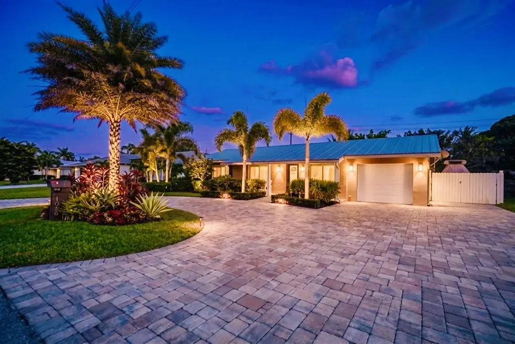1066 SW 27th Place Boynton Beach FL 33426