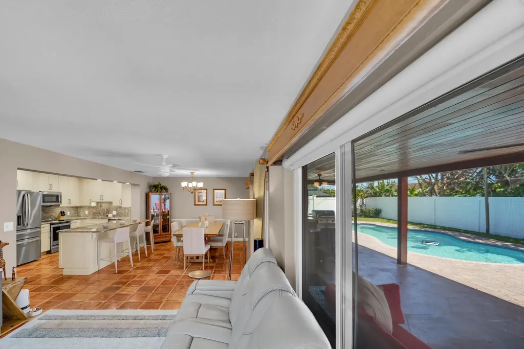 1066 SW 27th Place Boynton Beach FL 33426