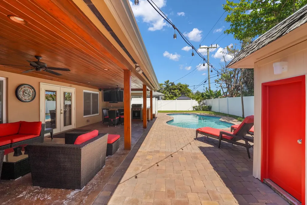 1066 SW 27th Place Boynton Beach FL 33426